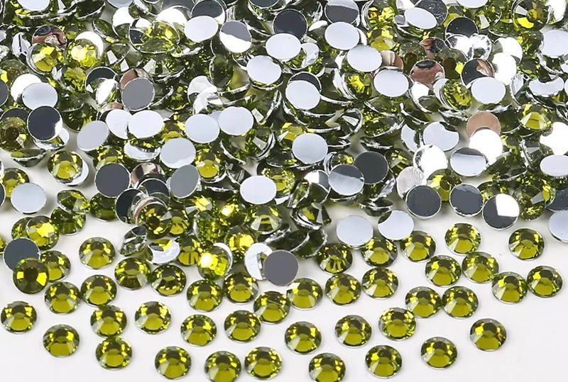 Silverback Resin Rhinestones (5 MM)