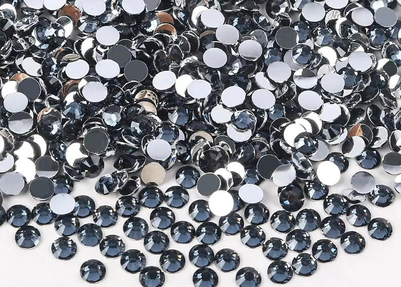 Silverback Resin Rhinestones (5 MM)