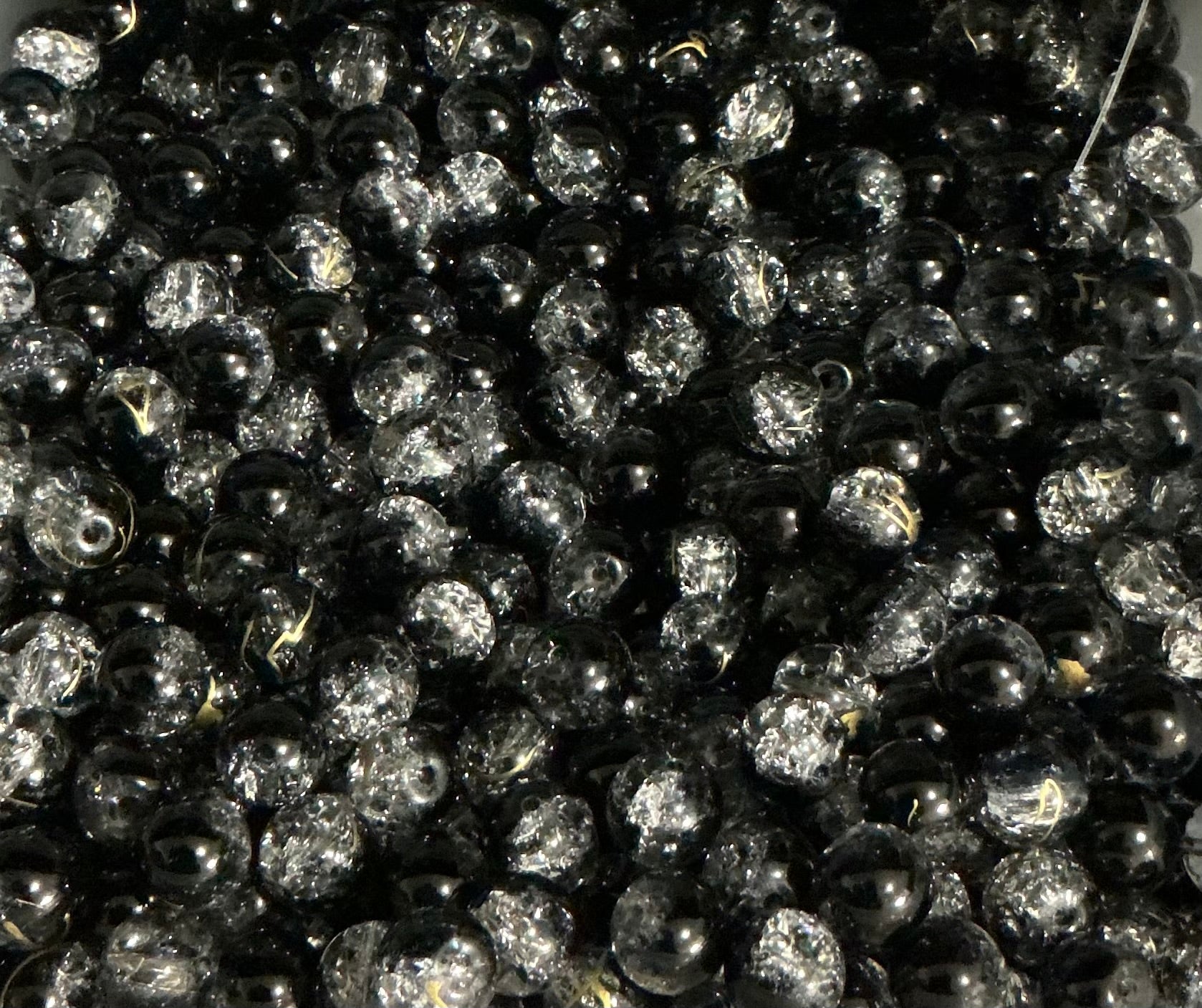 Black/white crackle