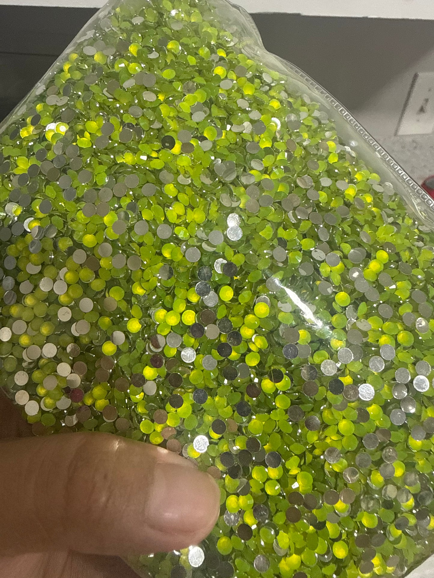 Something Wicked (Neon Rhinestones)(4MM)