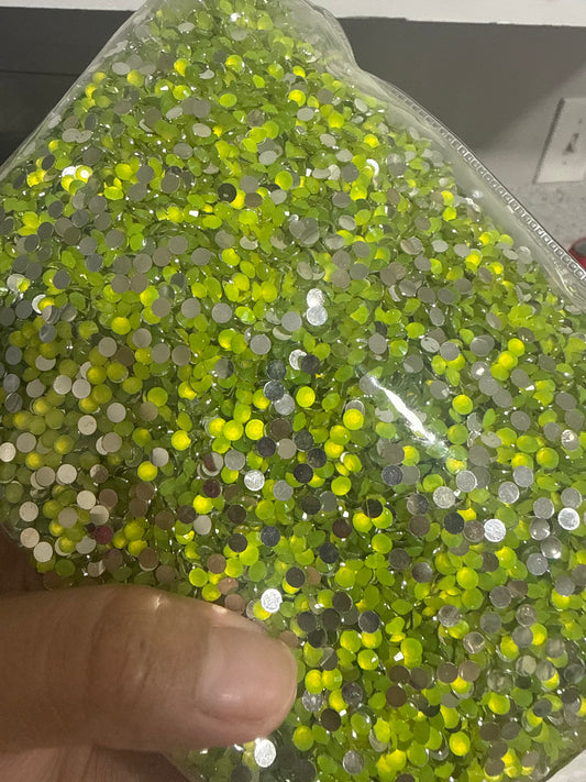 Something Wicked (Neon Rhinestones)(4MM)